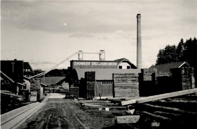 Aufgenommen ca. 1950 aus Perspektive Flurhöhe.