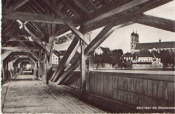 In der Holzbrücke stehend mit Blick nach Säckingen (1939). Im Gegensatz zu heute waren die Seiten der Brücke viel offener.
