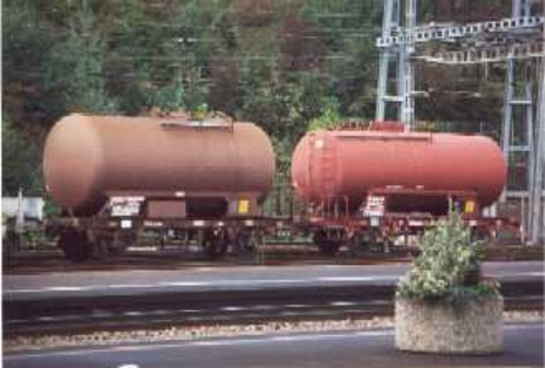 Hier sorgten am 4. Januar 1991, zwölf Minuten nach Mitternacht, acht entgleiste Kesselwagen, von denen drei ausbrannten, für ein Feuerinferno. Die Zugskomposition mit insgesamt 14 Zisternenwagen transportierte insgesamt 600`000 Liter Super-Benzin.