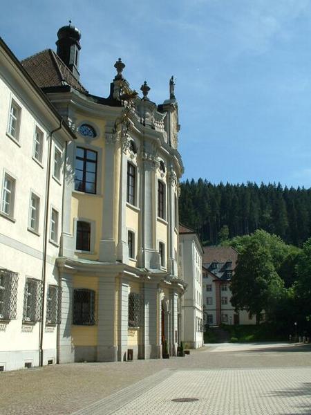 Ein Schulgebäude in St. Blasien.

