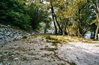 Was wohl die wenigsten Besucher von Stein wissen - oberhalb der Holzbrücke steht der Bevölkerung ein richtiger Badestrand zur Verfügung.