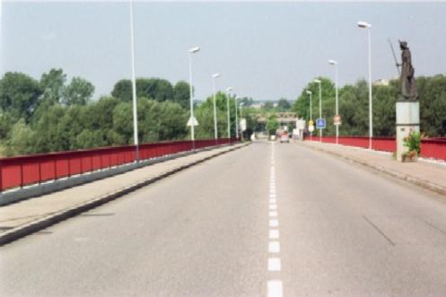 Die Fridolinsbrücke - Blick nach Deutschland.
