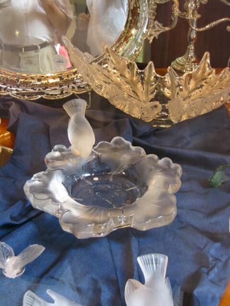 ...Glaskunst erfreuen das Auge und leeren den Geldbeutel.
