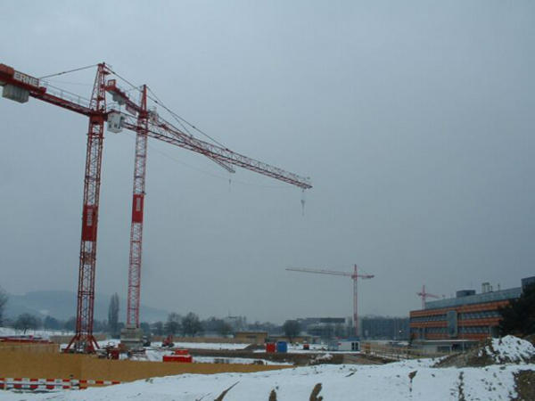 Bautätigkeiten im Sisslerfeld bei Novartis und Syngenta (Fotograf: Sascha Roth).
