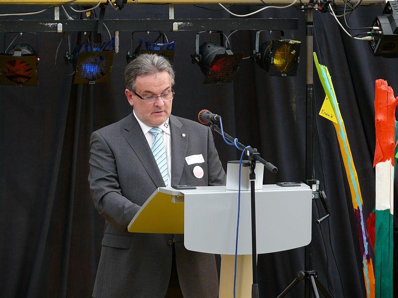 Der Institutionsleiter Jean-Paul Schnegg ist stolz auf das Bauwerk.