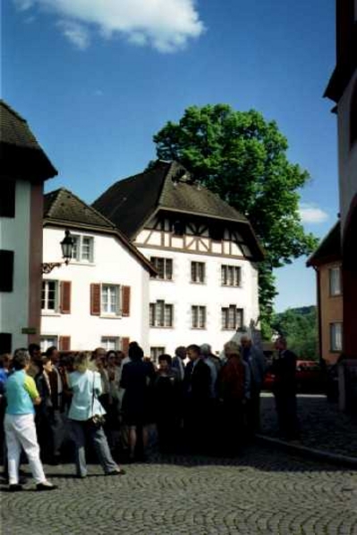 Die Ortsbürgergruppe auf ihrem Streifzug durch die Altstadt.