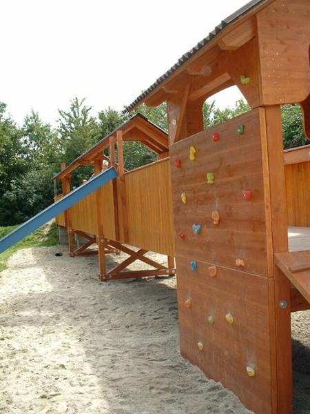 Die Kletterwand darf nicht fehlen.
