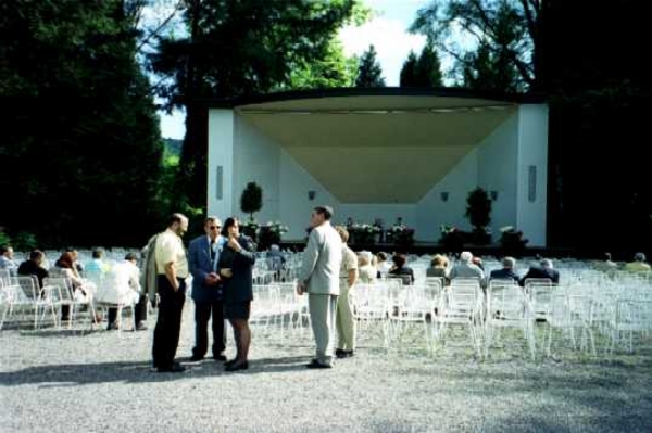 Das Trio Rohrer verzückte die Ortsbürgerinnen und Ortsbürger mit einer kurzen Darbietung im Schlosspark.

