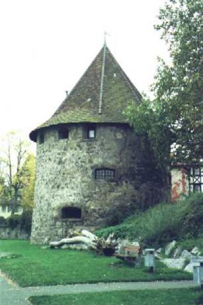 Der Galusturm - ein Überbleibsel aus jener Zeit, als man sich mit den Nachbarn auf der anderen Rheinseite noch nicht freudschaftlich verbunden fühlte.
