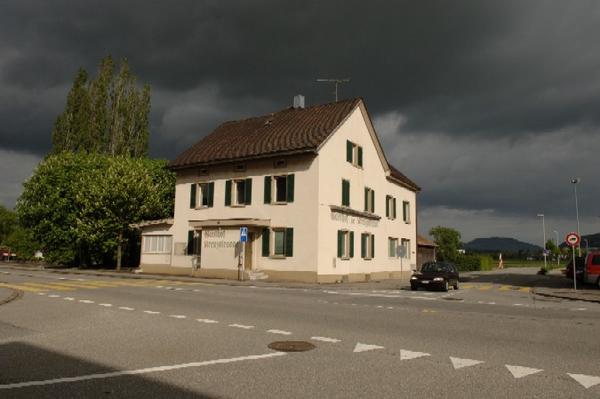 Kreuzstrasse, 2005