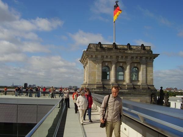 Auf dem Dach des deutschen Parlaments.