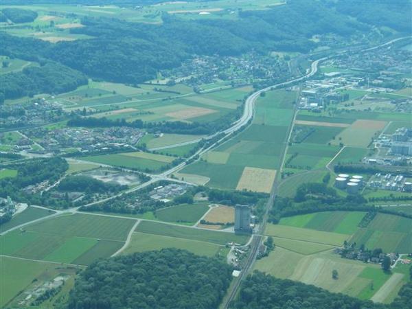 Über der Gemeinde Eiken.
