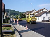 Im Juli 2006 wurde der Strassenbelag in der Schaffhauserstrasse erneuert.
