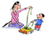Mutter und Kind mit Buchgeschenk