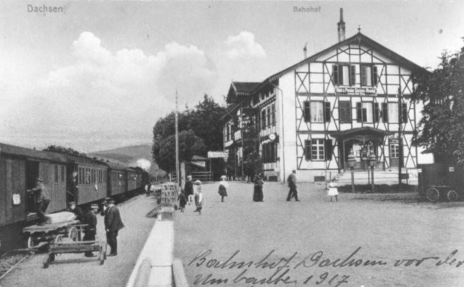1855 wurde die Bahnlinie Winterthur-Dachsen erstellt. Am Endpunkt baute  Heinrich Albert Witzig das Hotel Dachsen-Rheinfall, welches damals auch als Post und Bahnhof diente. Das Hotel Witzig errang besonderen Ruf als Ausgangslage an den Rheinfall. 1905 verkaufte die Familie Witzig das Hotel. 1932 wurde es versteigert, 1947 kaufte die Georg Fischer AG das Haus. Zuerst diente es als Unterkunft für ausländische Arbeiter, ab 1950 als Lehrlingsheim. 1978 wurde es verkauft und dient seither als Wohnhaus.