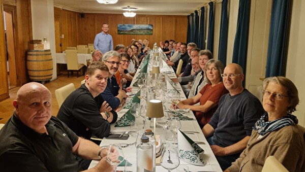 Teilnehmer Jahresendessen