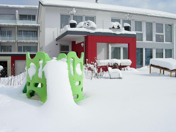 Mit dem Schnee kommen die Farben richtig schön zur Geltung.
