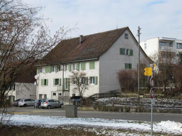Das prächtige Haus und sein Brunnen sind bis heute erhalten geblieben.