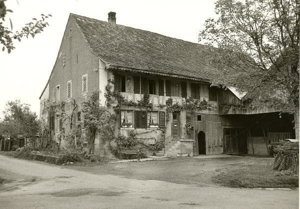 Foto: Mai 1965
Das Haus des Spichiger Fritz wurde 1853 gebaut und 1965 renoviert.