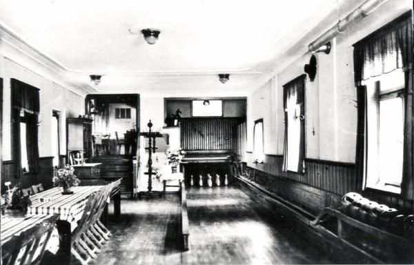 Foto ca. 1930
Diese Morgenthaler-Kegelbahn, eingebaut 1925/26, war eine der ersten und besten in der Gegend und bis 1963 in Betrieb. Dann musste sie im Rahmen eines Umbaus auf Zentralheizung, weichen.