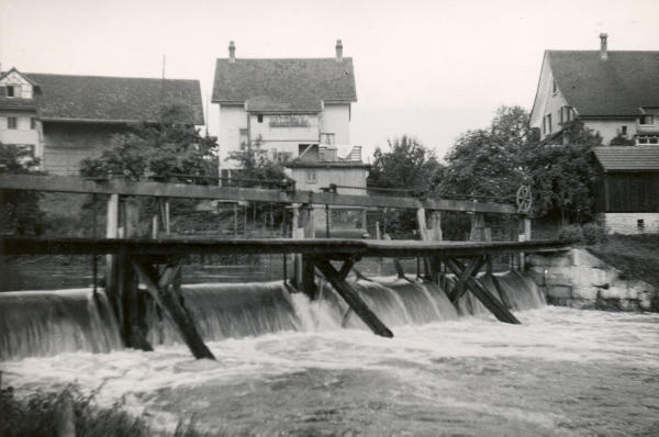 Glatt um Mühle-/Sägerei-Areal, vor der Absenkung 1946/47, die Wuhr oberhalb. 