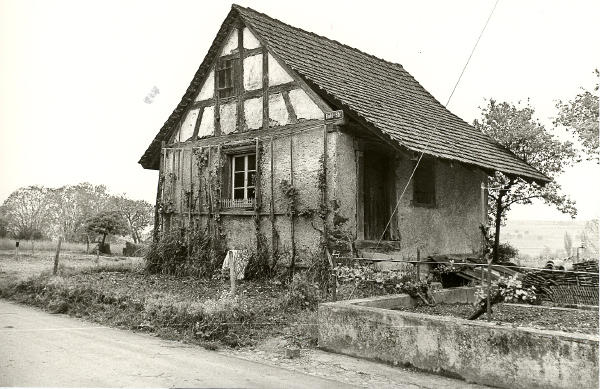 Baujahr 1764, Foto 1965
1980 wurde es verkauft, renoviert und in ein Wochenendhaus umgebaut.