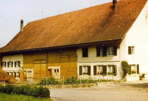 Foto 1968 
Das prächtige Haus (hier von vorne) der Gebrüder Volkart an der Grafschaftstrasse, wo ab den 80-iger Jahren das Feuerwehrlokal untergebracht war.
