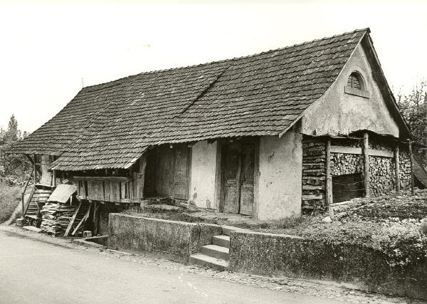 Foto Mai 1965
Dieser Speicher aus dem Jahr 1764 hat zwischen den Balken des Riegelbaus Faschinenwerk.