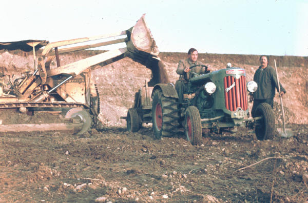 Werner Schuppisser und Edi Duttweiler mit dem Hürlimann Traktor.