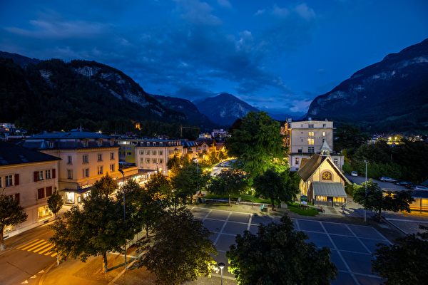 Abendstimmung Casinoplatz Meiringen 