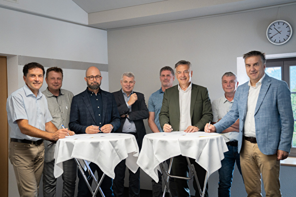 Vertragsunterzeichnung 30. Juli 2025