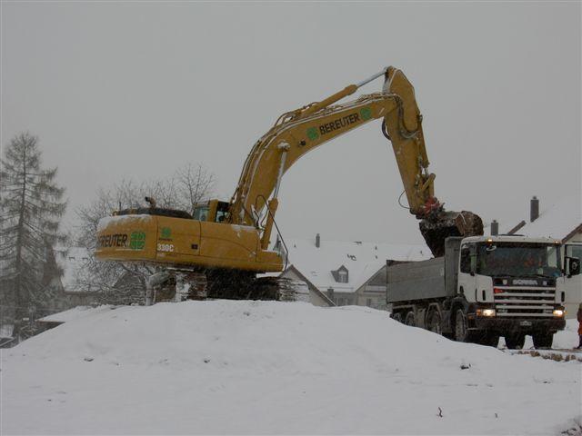 Zwei Tage nach dem Spatenstich kommt der erste Schnee im Winter 2006/2007.