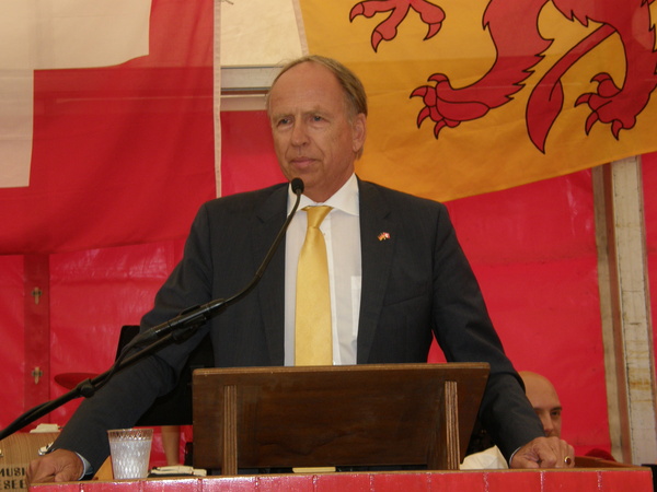 Botschafter Dr. Otto Lampe während der Festansprache.