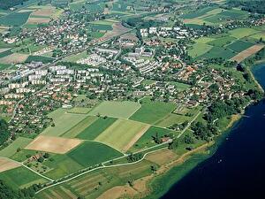 Greifensee von Südwesten, aufgenommen im Juni 2002.