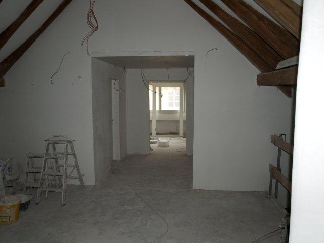 Im Obergeschoss - Blick Richtung Pausenraum.