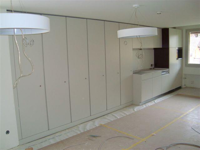 Der bisherige Pausenraum wurde mit dem ehemaligen Büro des Betreibungsbeamten zu einem neuen grossen Aufenthaltsraum zusammengelegt. 