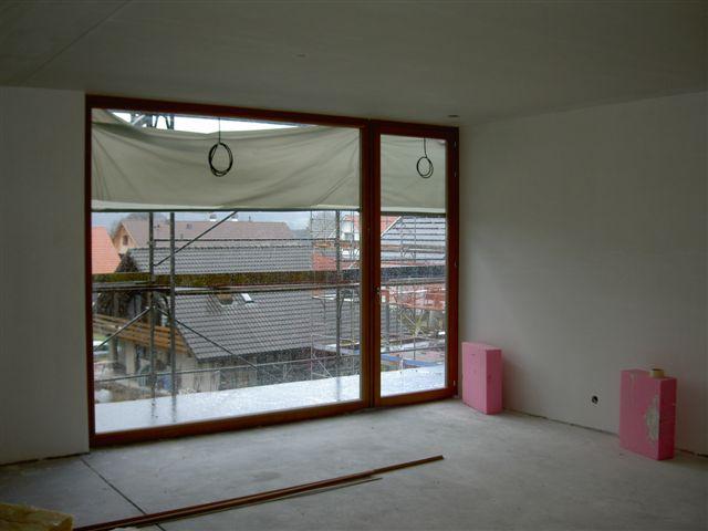 Grosszügige Fensterflächen; Ausblick Richtung Süden.