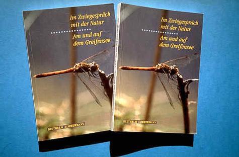 Spannend geschriebene Schilderungen von Vögeln, Säugern, Insekten, Spinnen, Amphibien. 208 Seiten, 195 Kapitel, jedes durch Farbaufnahmen des Verfassers bebildert. Kapitelgruppen: "Zu Hause und im Garten", "Auf dem See", "An Bach und Weiher, im Siedlungsgebiet, in Feld und Wald".
Preise Fr.36.--, zusätzlich Versandspesen. 