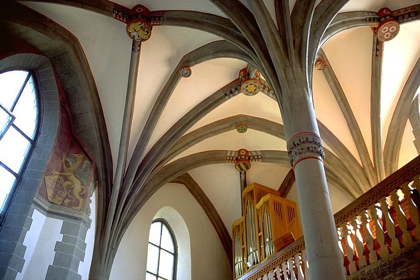 Deckenbereich der fast 700 Jahre alten, gotischen Kirche Greifensee.