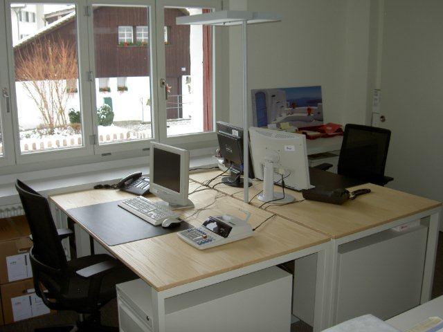Zeitgemäss eingerichtete Arbeitsplätze - hier das Steueramt.