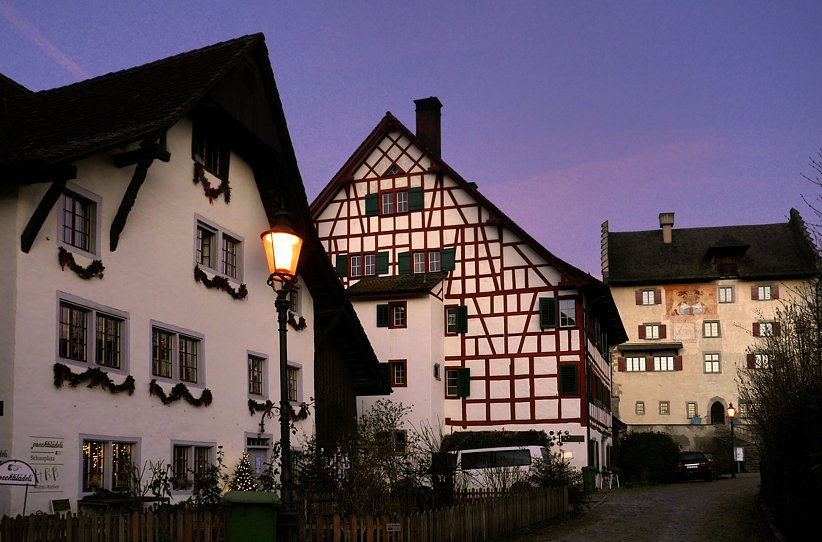 mit Alter Post, Pfarrhaus und Schloss Greifensee.