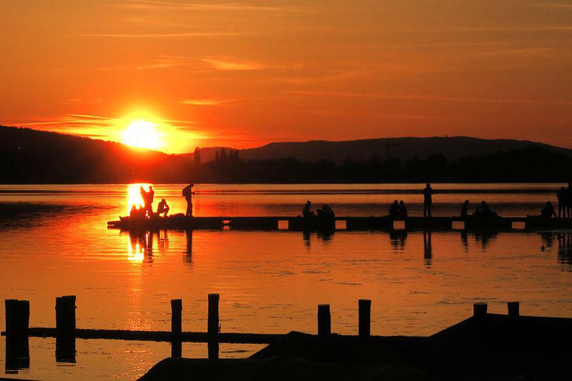 Nicht etwa in der Südsee, sondern "nur" am Greifensee, aufgenommen vom Schiffsteg Greifensee aus.