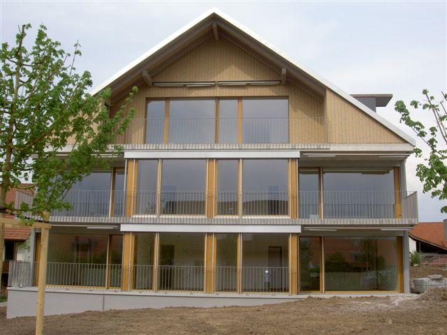 Haus "C" mit den Alterswohnungen (von der Südseite her gesehen).