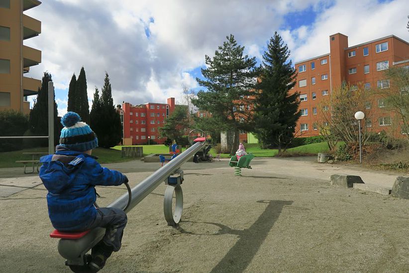 In den Häusern an der Burstwiesen- und der Sandbüelstrasse gibt es 2 bis 5-Zimmerwohnungen (Miete und Stockwerkeigentum).