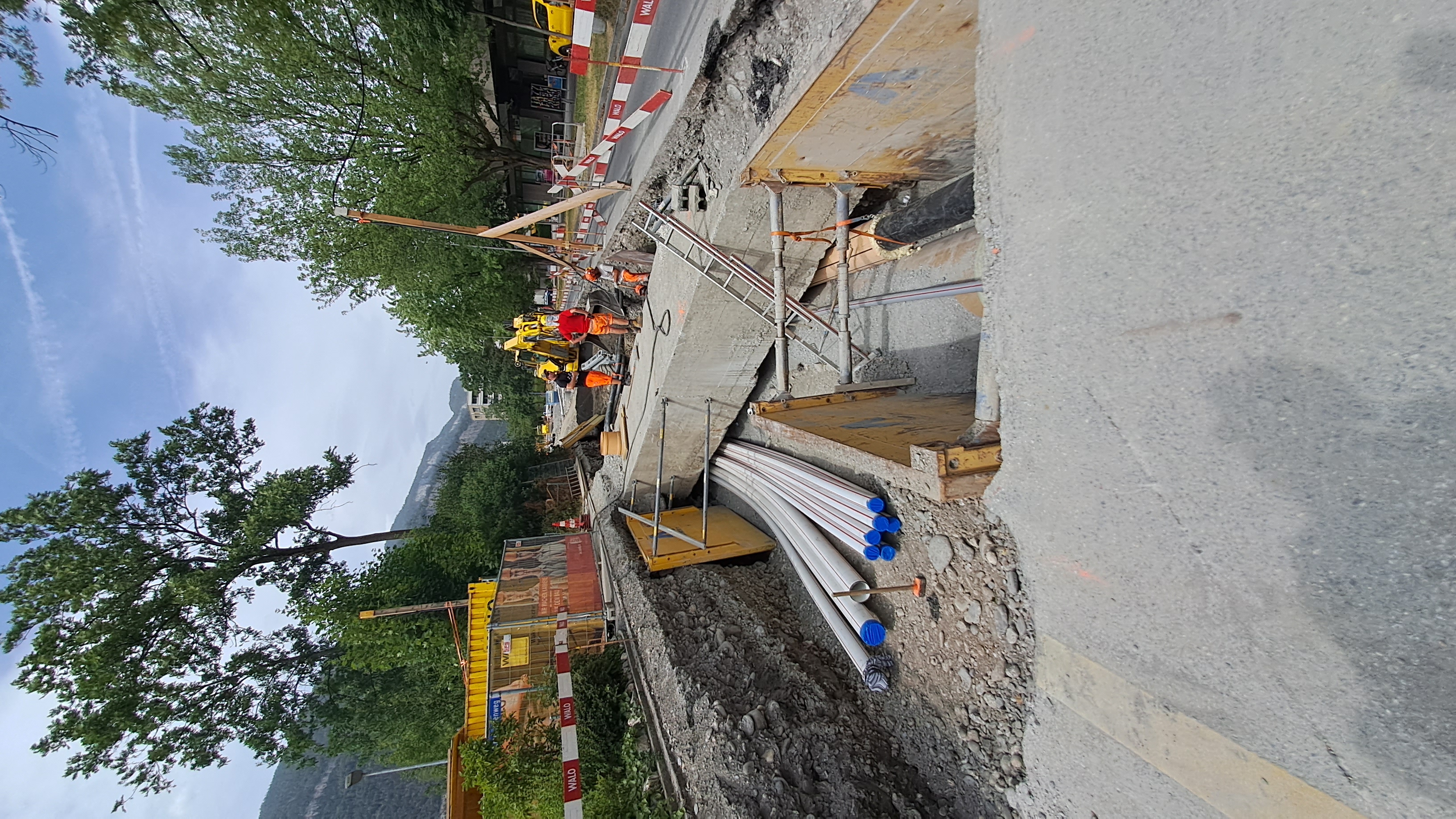 Bau neues EW-Trassee unter dem bestehenden Mühlbach