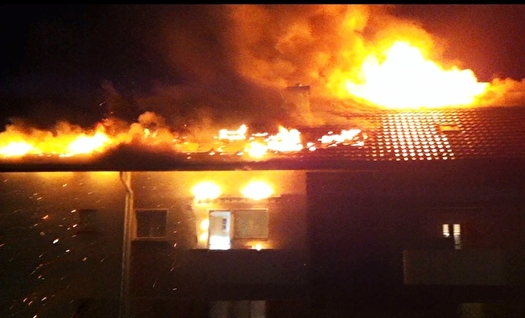 Dachstock in Vollbrand.