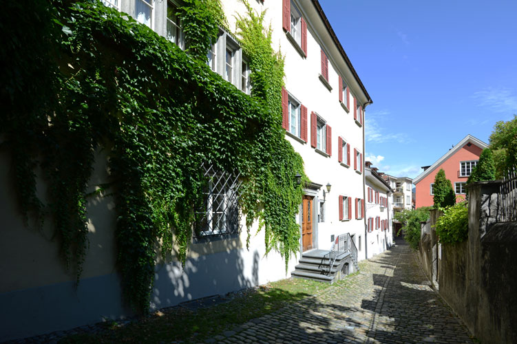 Mediterranes Ambiente in der Süsswinkelgasse.