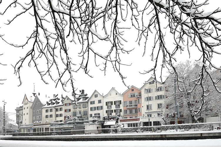 «Aussenansicht» der Churer Altstadt am Plessurquai.
