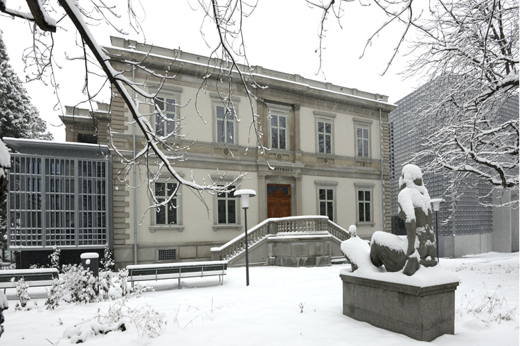 Das Bündner Kunstmuseum mit der Villa Planta und dem Erweiterungsbau (rechts).
