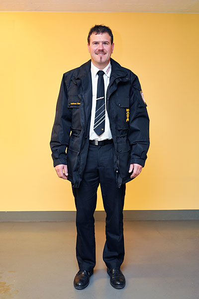 Jeder Angehörige der Feuerwehr Chur besitzt eine persönliche Ausgangsuniform. Mit dieser Uniform kommen die Feuerwehrler an die Übungen und gehen wieder nach Hause. Für die Übungen selber tragen die Angehörigen der Feuerwehr selbstverständlich die Einsatzuniform. Denn schliesslich wird der Ernstfall geübt. 

Während Wachtdiensten und bei Repräsentationsverpflichtungen tragen die Angehörigen der Feuerwehr Chur in der Regel ebenfalls die Ausgangsuniform.
